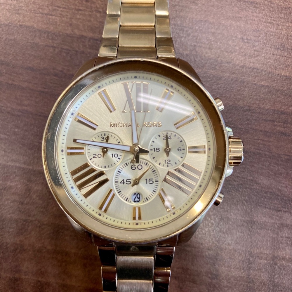Michael Kors Gold Watch - Picture 2 of 7